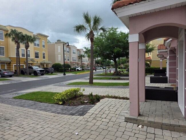 Photo - Three Bedroom Townhouse at Vista Cay in Orlando