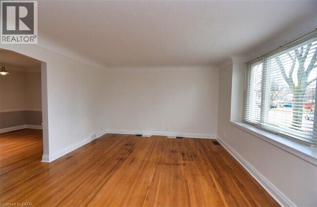 Photo - 80 MacLennan Ave