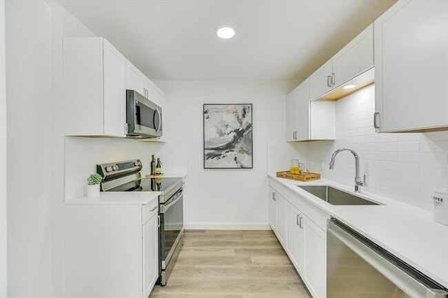 Photo - 3703 Harmon Ave Unit 206