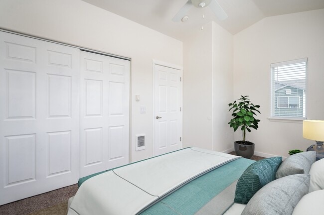 Sunnyview Townhomes | Three-Bedroom Kitchen - Sunnyview Townhomes