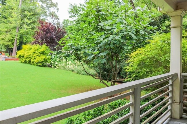 Photo - 2305 Vistamont Dr