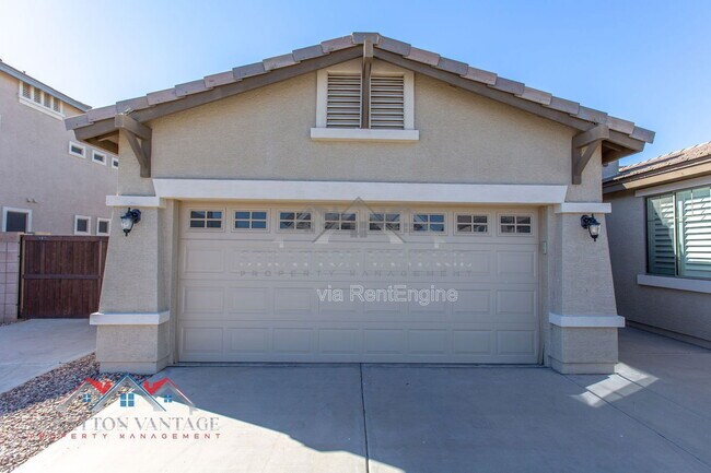 Photo - 661 E Julian Dr