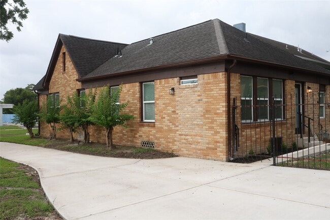 Photo - 3121 Southmore Blvd