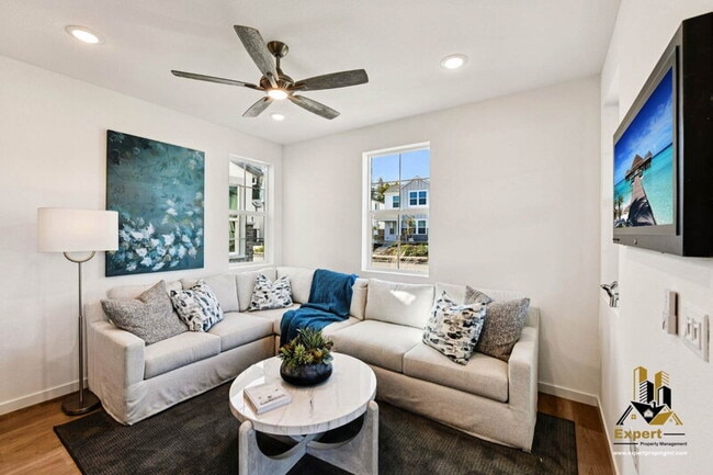 Photo - 8647 Starburst Way