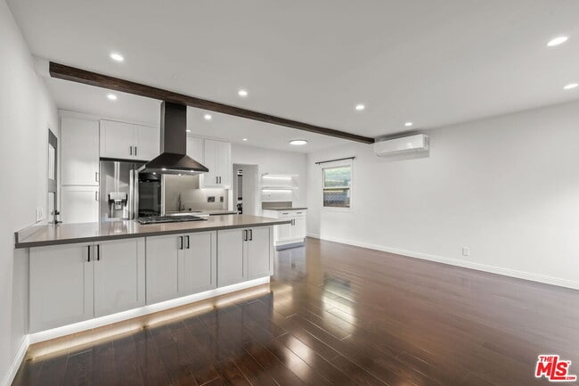 Photo - 841 Oxford Ave