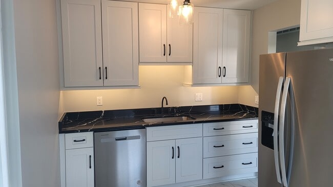 Photo - 1725 Smith St