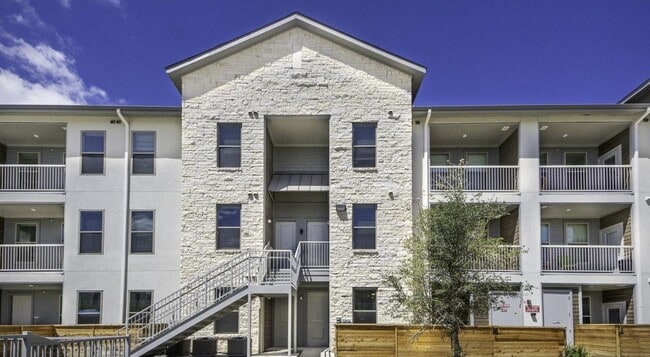 Photo - 348 Main St Unidad #7204