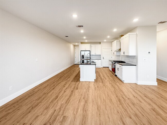 Photo - 5609 Mobeetie Lp