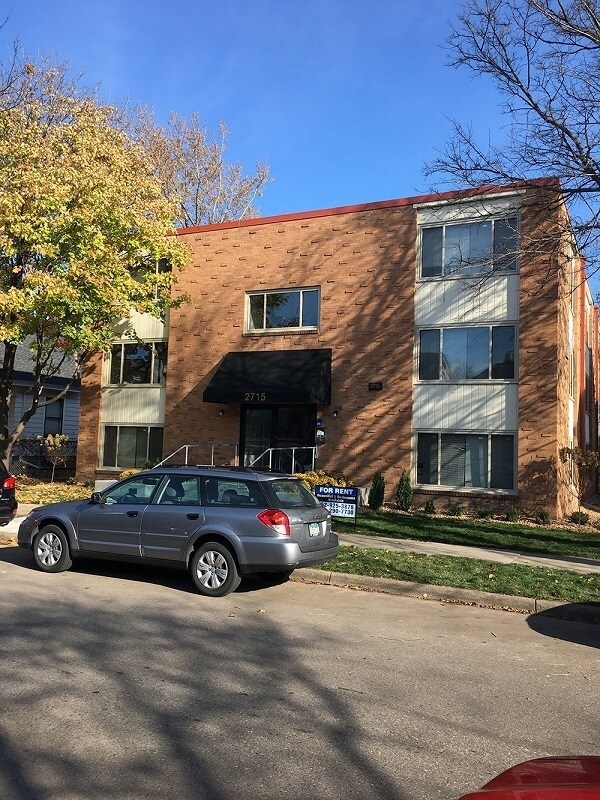 Photo - 2715 dupont ave S.
