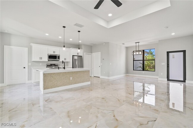 Photo - 907 W 9th St