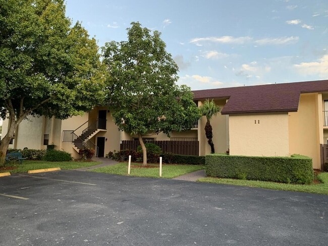 Photo - 2050 Oleander Blvd Unit 11-207