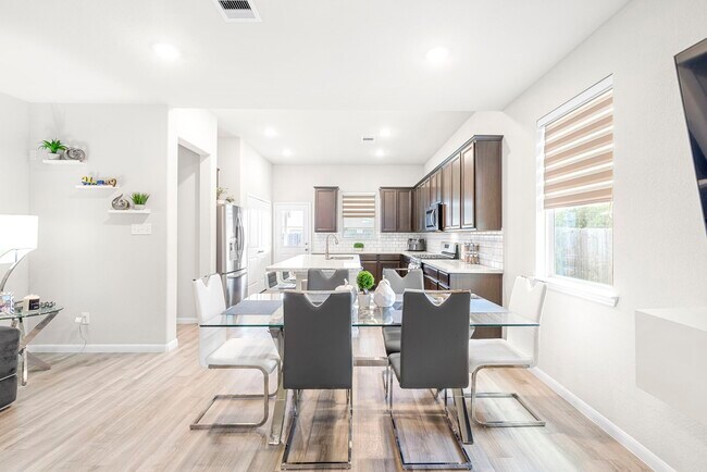 Photo - 5006 Sunway Dr