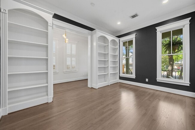 Photo - 626 E 12th St