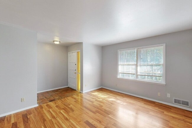 7948 Habersham Ln