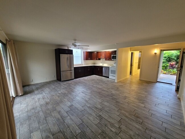 Building Photo - Lahaina 1 bedroom close to the Ocean!