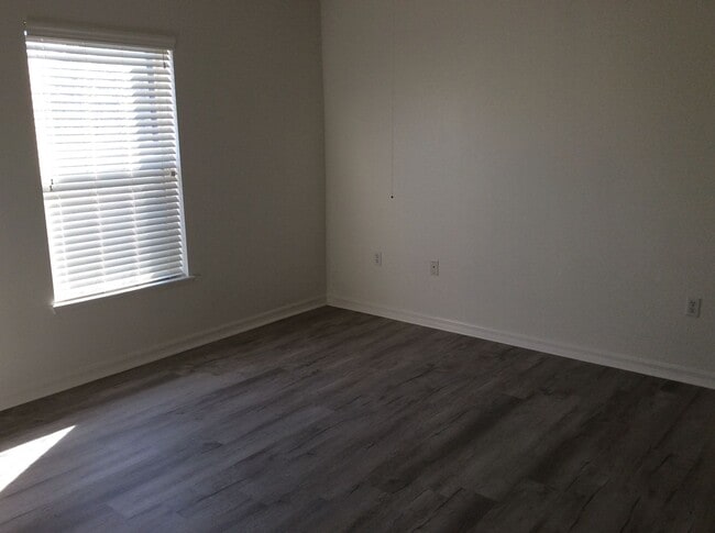 Photo - Large 4 x2 Groveland, FL