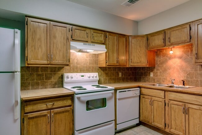 Photo - 2401 Brookridge Dr Unit 06