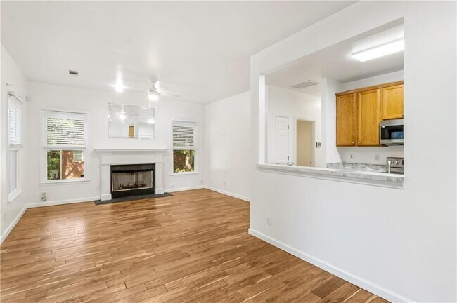 Photo - 717 Dill Ave SW