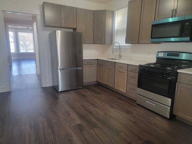 Photo - 1540 N Keeler Ave Unit 2