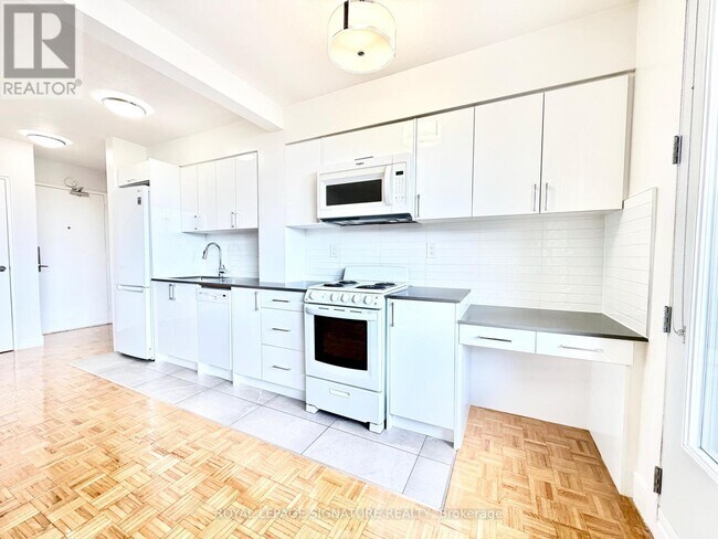 Photo - 276 St George St Unit 809