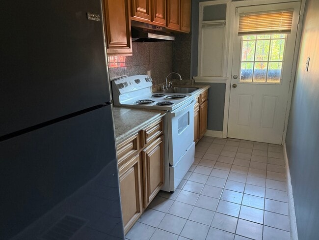 Photo - 63 Galveston Pl SW Unit 4