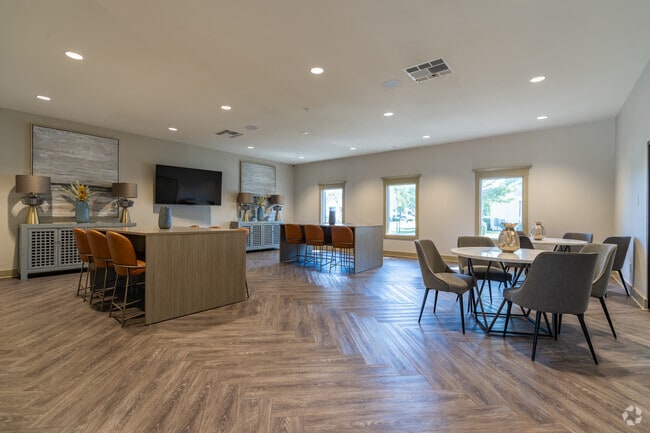 Mallard Crossing - Clubhouse
