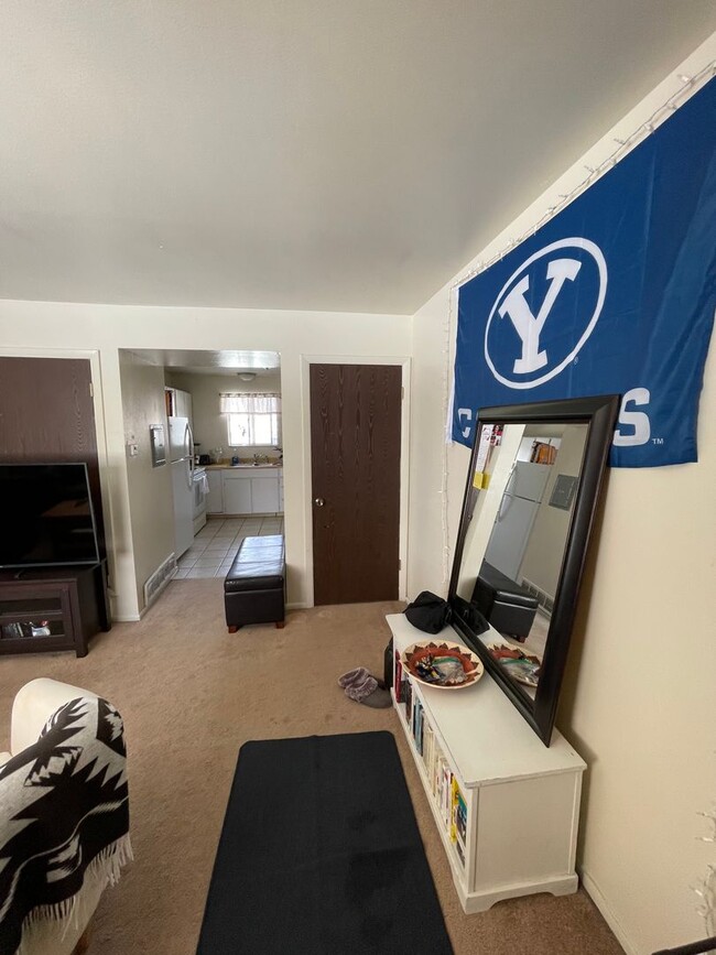 Photo - Upper Level 2 Bedroom 1 Bath Unidad 11