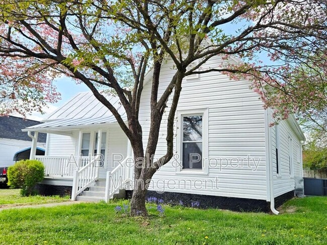 Photo - 511 S Flanner St