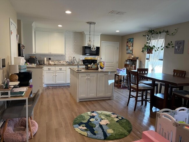 Photo - 2303 Elm Ave