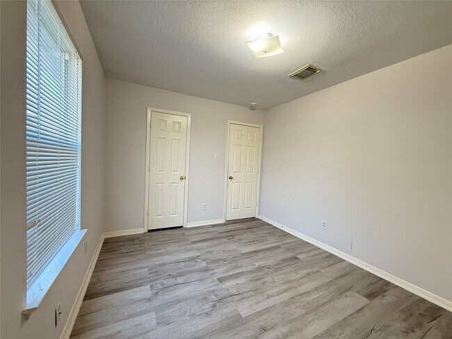 Building Photo - 6534 Carly Park Way