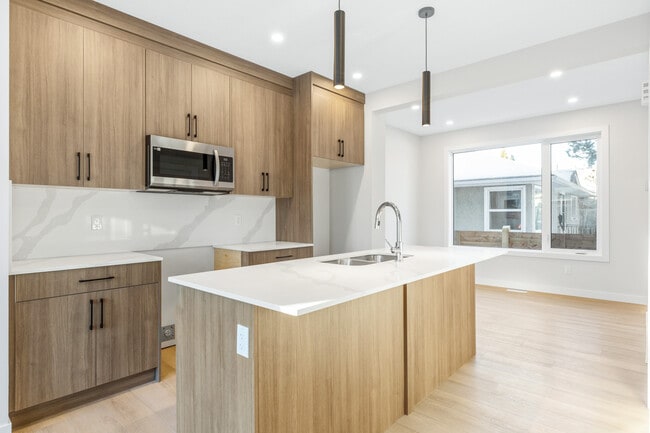 Photo - 13206-13112 112 Ave NW