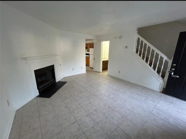 Photo - 1680 Winchester Way SE
