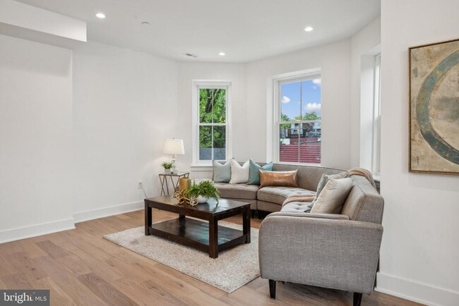 Photo - 1614 Kilbourne Pl NW