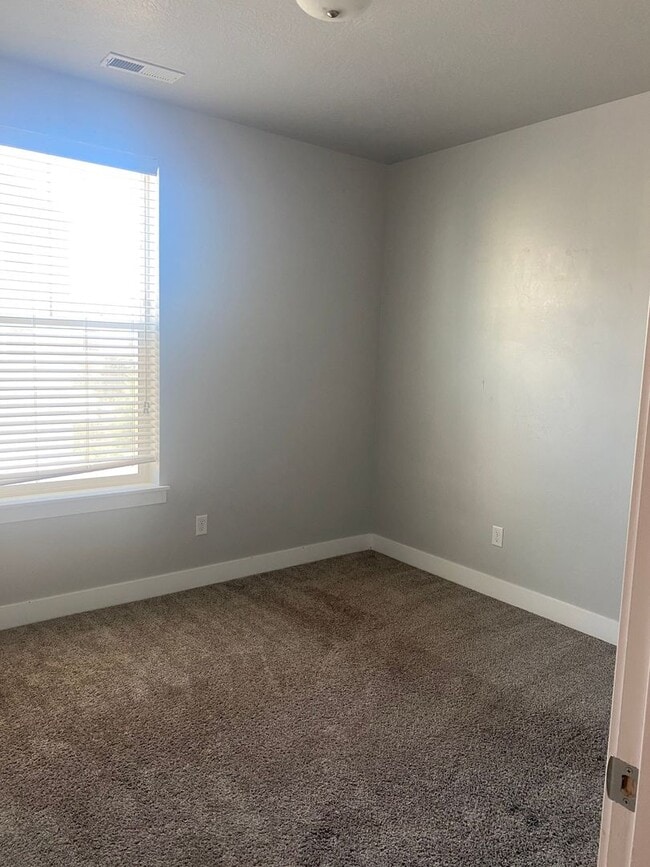 Photo - Beautiful 3 bed 2 bath townhome in Vineyard