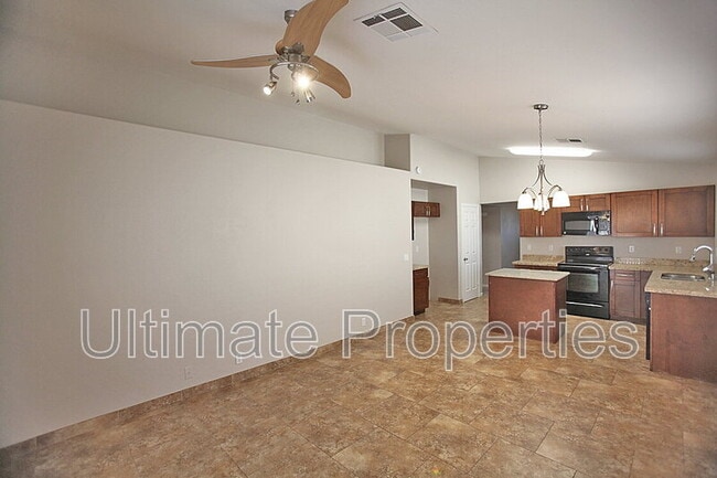 Photo - 15738 W Elm St