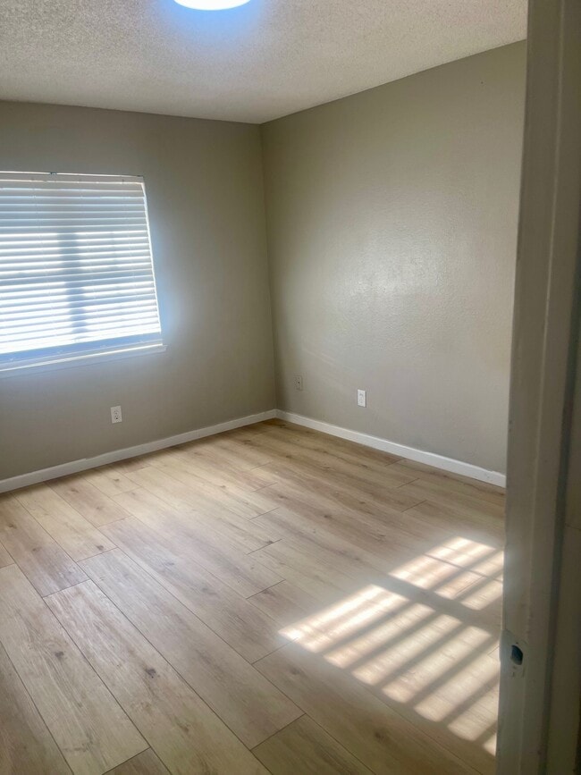 Photo - 320 Champlin Ave