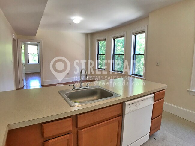 Photo - 881 Massachusetts Ave