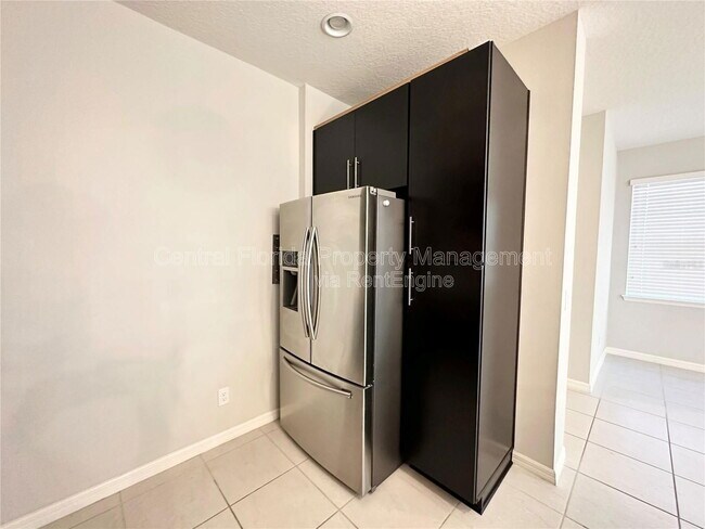 Photo - 122 Zamora Pl Townhome