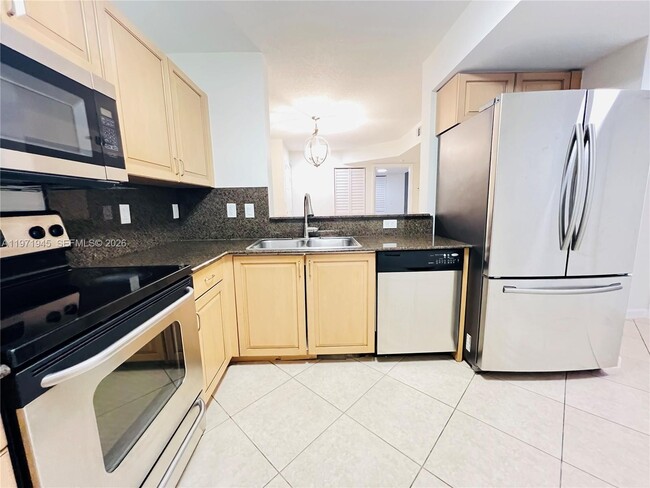 Photo - 609 E Sheridan St Unit 202