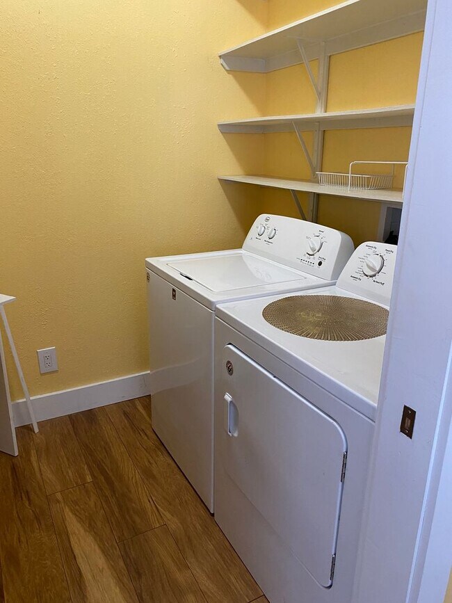 Photo - 1/1 recently refurbished apartment