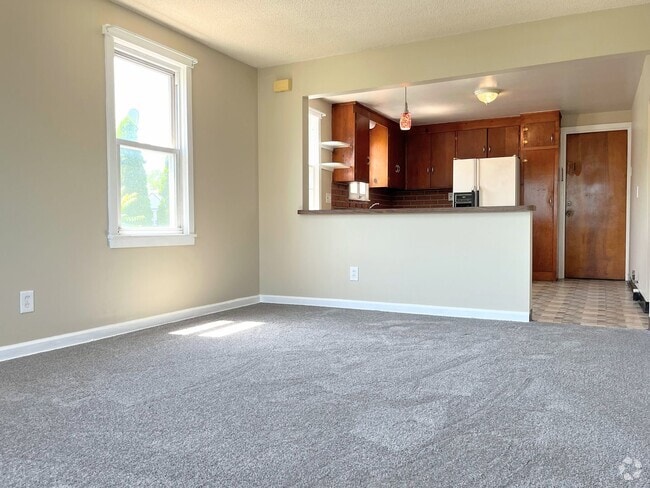 Building Photo - 100 Kamper Ave Unit 2 Rental
