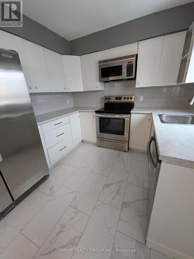 Photo - 47 - 577 THIRD STREET