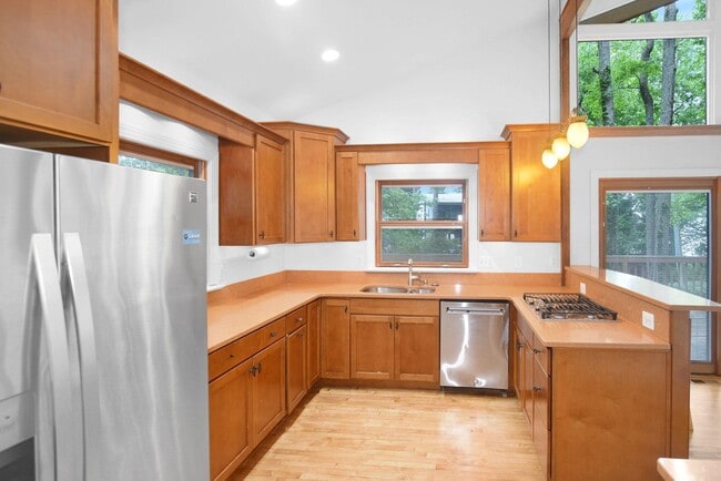 Photo - 149 Windcliff Rd