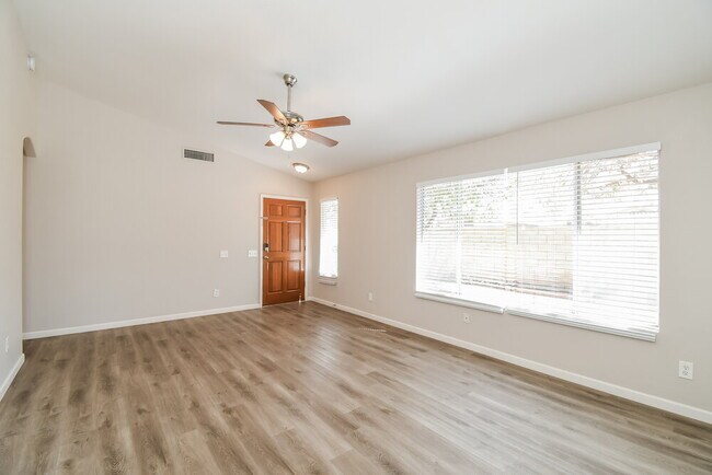 Photo - 5523 E Fairfield St