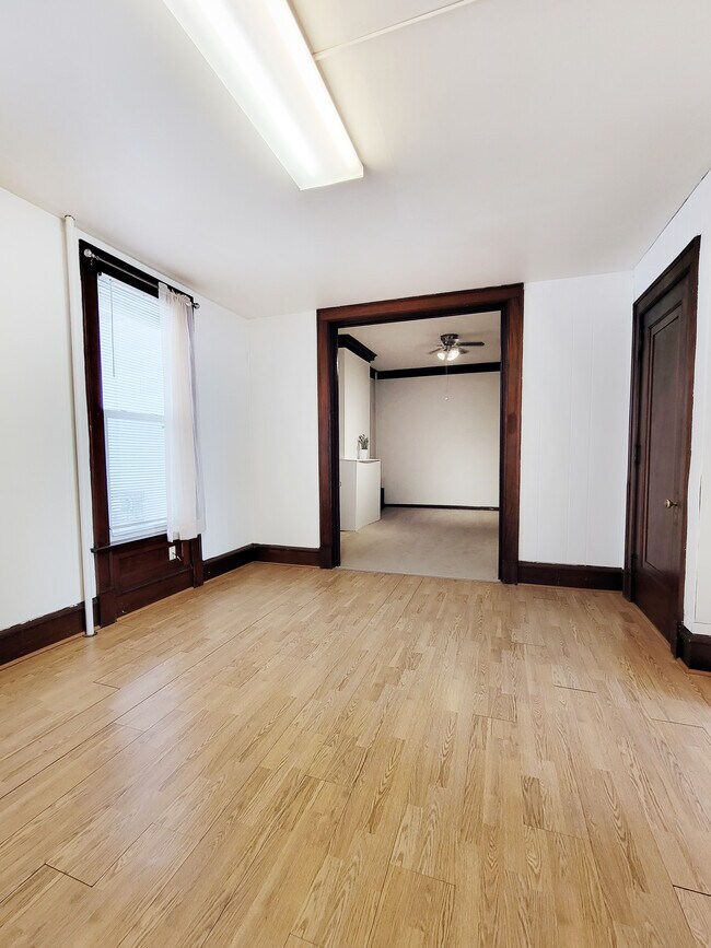 Photo - 503 6th St N