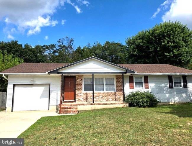 Building Photo - 897 Chapel Dr Rental