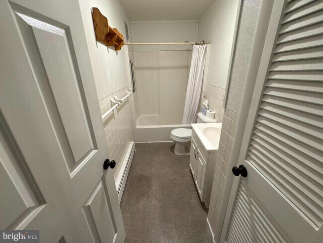 Photo - 43 S Main St