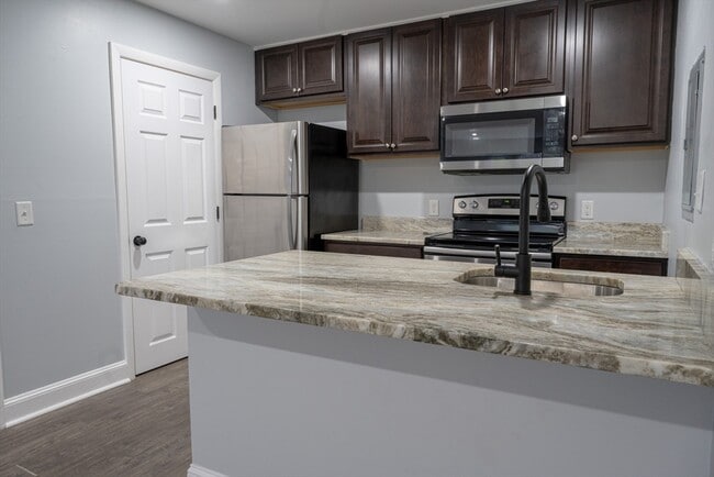 Photo - 225 S Main St Unidad 7