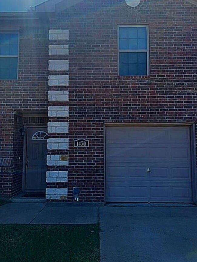Building Photo - 1470 N Belknap St