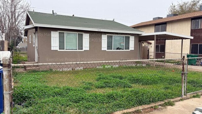 Photo - 2 bedroom 1 bathroom house located off the main street Oildale Dr.